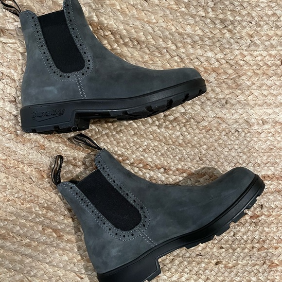 Blundstone Shoes - NEW Blundstone women’s high top boots!